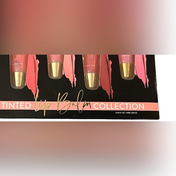 MAX Studio 4 piece Tinted Lip Balm Collection Set! NIB AND GIFT READY🔥 - Picture 3 of 8